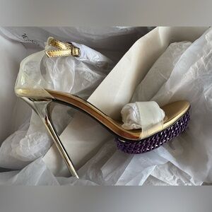 NWT Jessica Rich Gold and Purple Heels